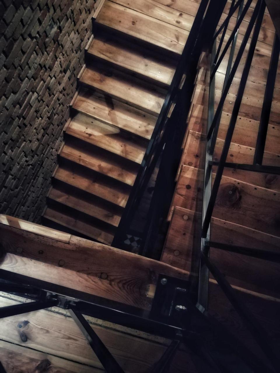 Apartsuites I Sorau Żary Exterior foto Stairs in the tower