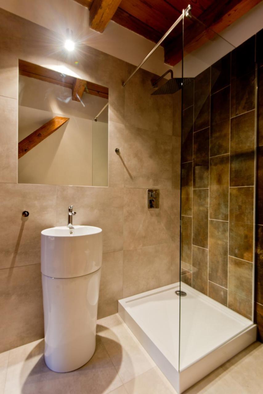 Apartsuites I Sorau Żary Exterior foto A shower enclosure