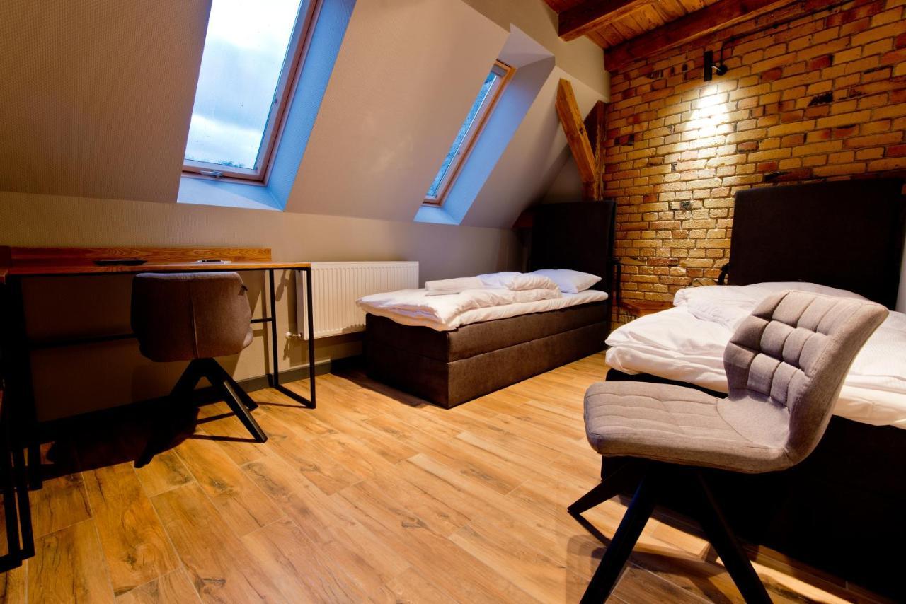 Apartsuites I Sorau Żary Exterior foto A room at the hotel